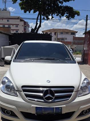 MERCEDES-BENZ B 180 1.7 FAMILY 8V GASOLINA 4P AUTOMÁTICO